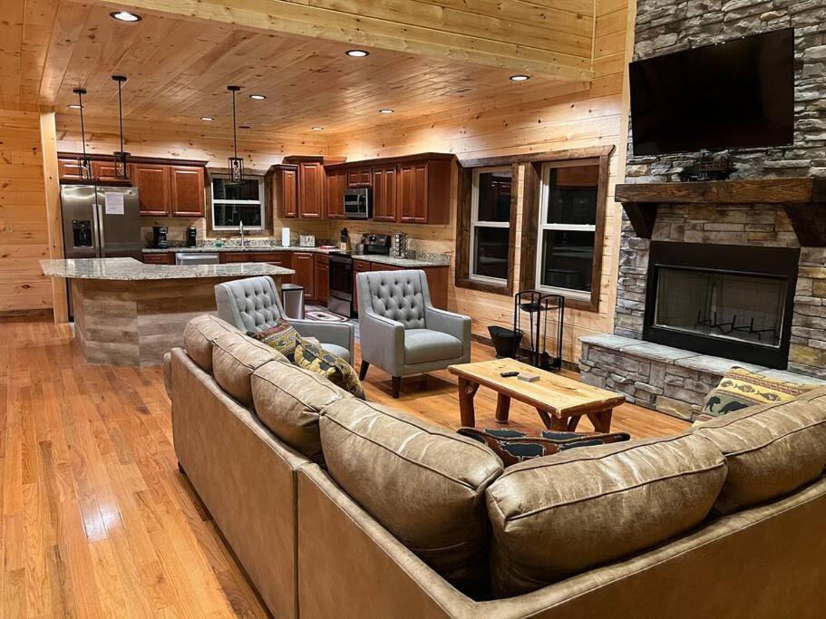 * * 4 Master Bedrooms, Views, Theater, Arcade, Evc Gatlinburg Exterior foto