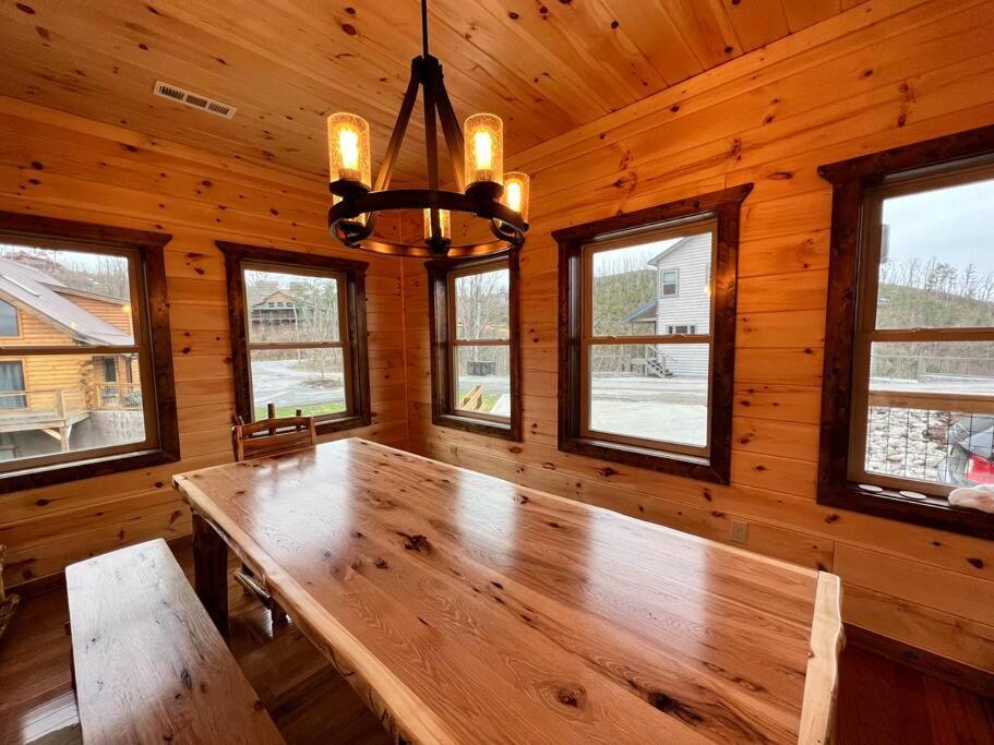 * * 4 Master Bedrooms, Views, Theater, Arcade, Evc Gatlinburg Exterior foto