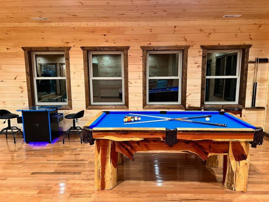 * * 4 Master Bedrooms, Views, Theater, Arcade, Evc Gatlinburg Exterior foto