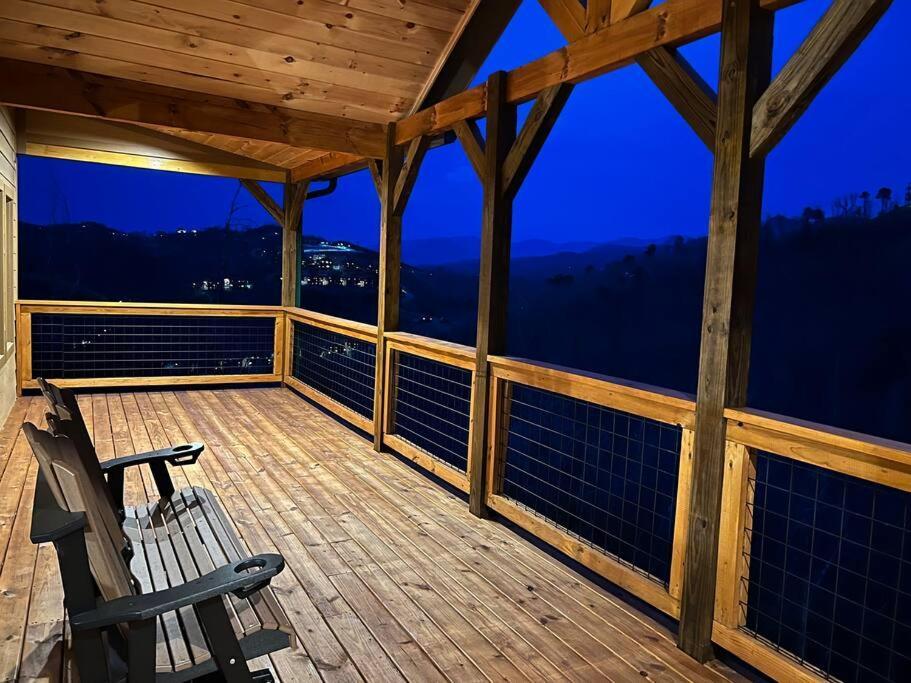 * * 4 Master Bedrooms, Views, Theater, Arcade, Evc Gatlinburg Exterior foto